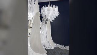 نظرة فاحصة: ثريا فانوس كريستالية مخصصة باللون الذهبي في فندق Club Villa Luxury Oriental