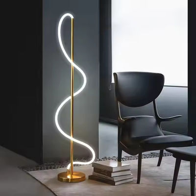 التصميم ما بعد الحداثة غرفة نوم غرفة معيشة قاعة معرض عمودية استوديو فن أرضية مصباح أرضية مخصص مصباح أرضية