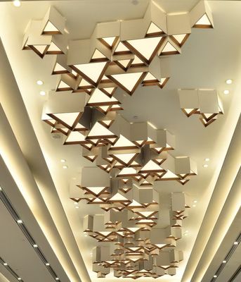 غير قياسي الهندسة الهندسة الفندقية المخصصة الضوء قسم المبيعات قاعة العشاء المثلث المشترك الهندسة مصباح السقف LED